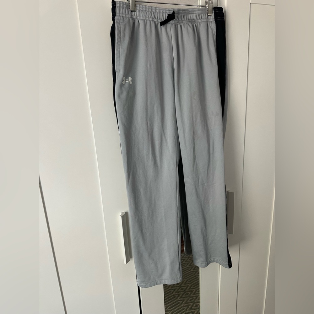 Under Armour Boys Light Gray Athletic Pants Joggers YXL